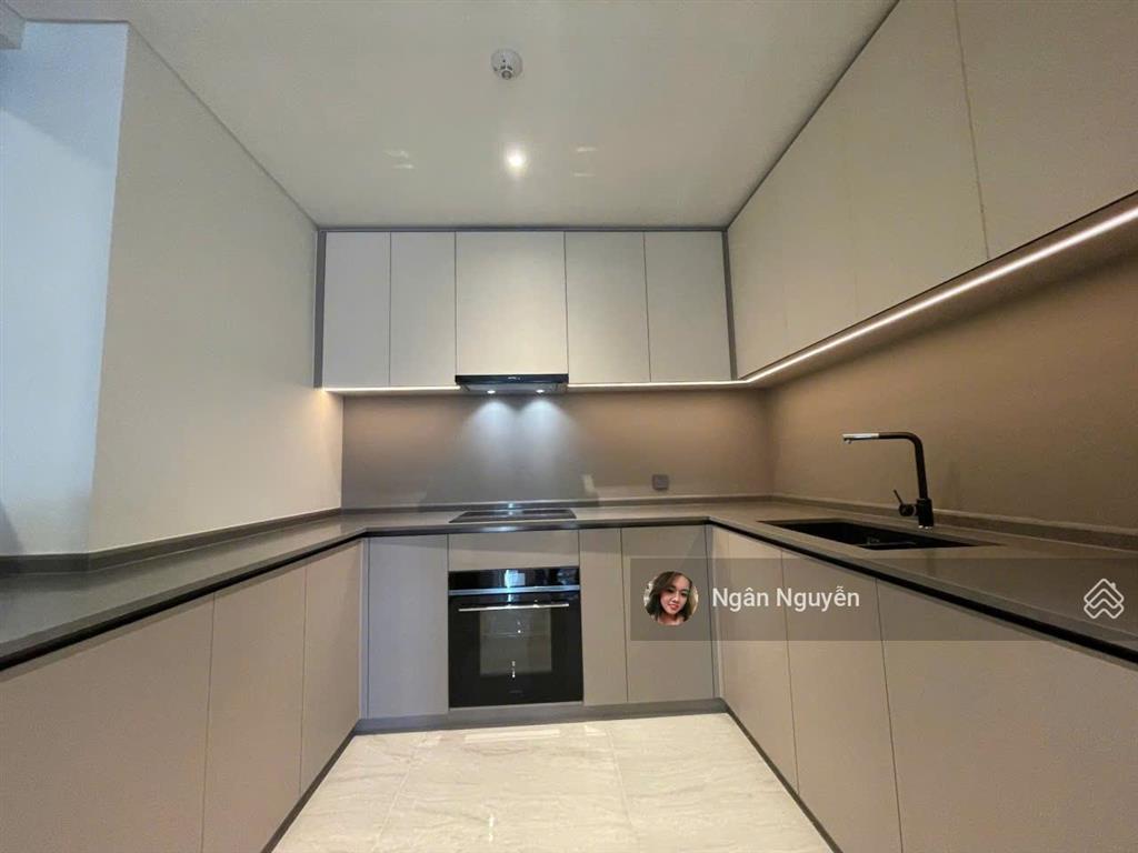Layout hiếm bán. the opera  metropole 2 pn  106.7 m2, view cầu bason.  em ngân 0981 799 ***