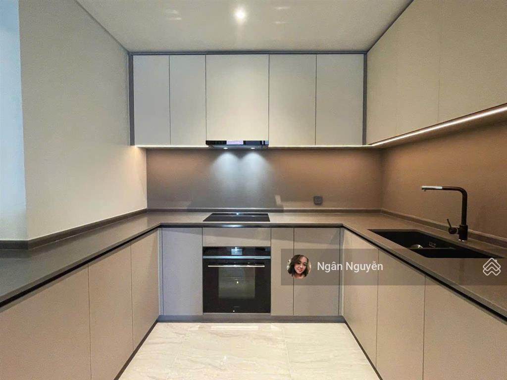 Layout hiếm bán. the opera  metropole 2 pn  106.7 m2, view cầu bason.  em ngân 0981 799 ***