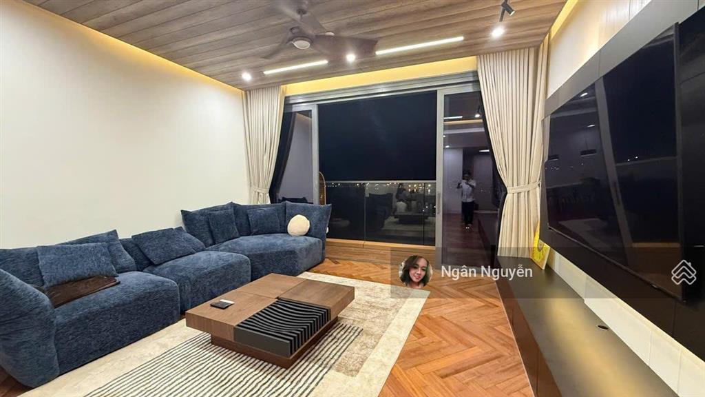 Bán căn hộ cove  empire city, 3pn  164 m2, tầng trung, view sông + quận 7.  em ngân 0981 799 ***