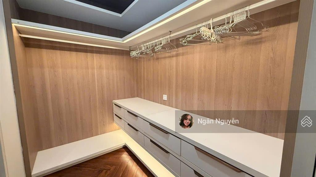 Bán căn hộ cove  empire city, 3pn  164 m2, tầng trung, view sông + quận 7.  em ngân 0981 799 ***