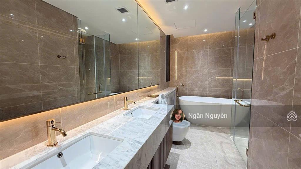 Bán căn hộ cove  empire city, 3pn  164 m2, tầng trung, view sông + quận 7.  em ngân 0981 799 ***