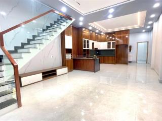 Bán nhà mặt tiền kinh doanh tại đông tác, 6,85 tỷ, 100m2, 3pn