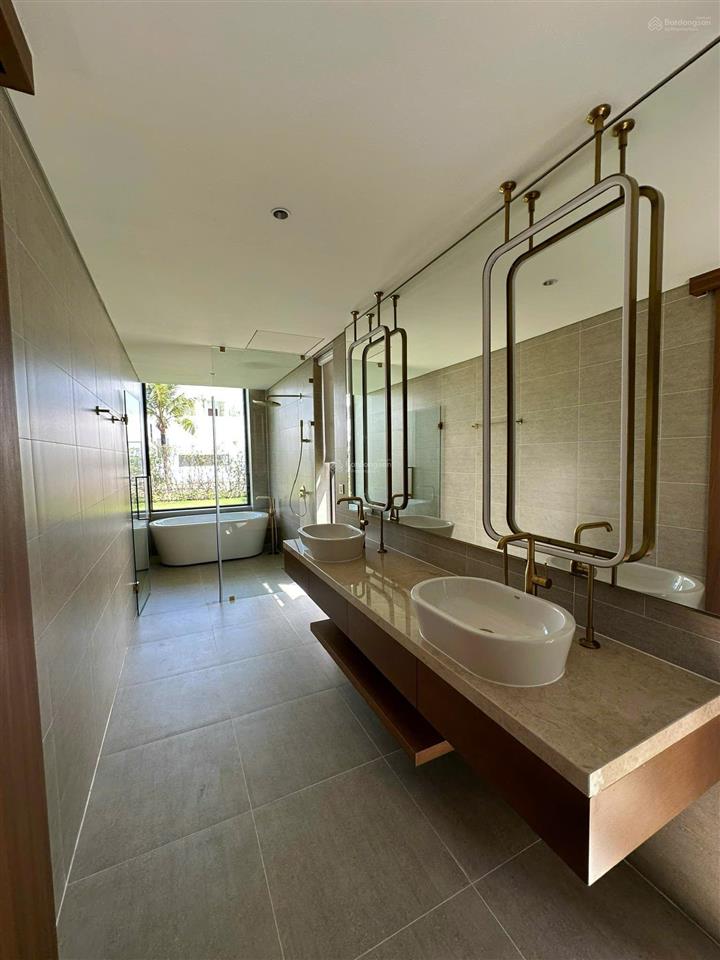 Chính chủ chuyển sang nước ngoài định cư cần bán gấp căn biệt thự biển đang vận hành tốt giá cắt lỗ