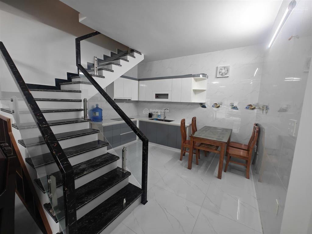 Nhà mặt đường thiên lôi, mặt tiền rộng, kinh doanh tốt