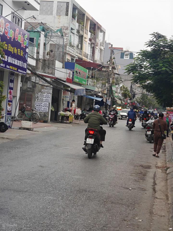 Nhà mặt đường thiên lôi, mặt tiền rộng, kinh doanh tốt