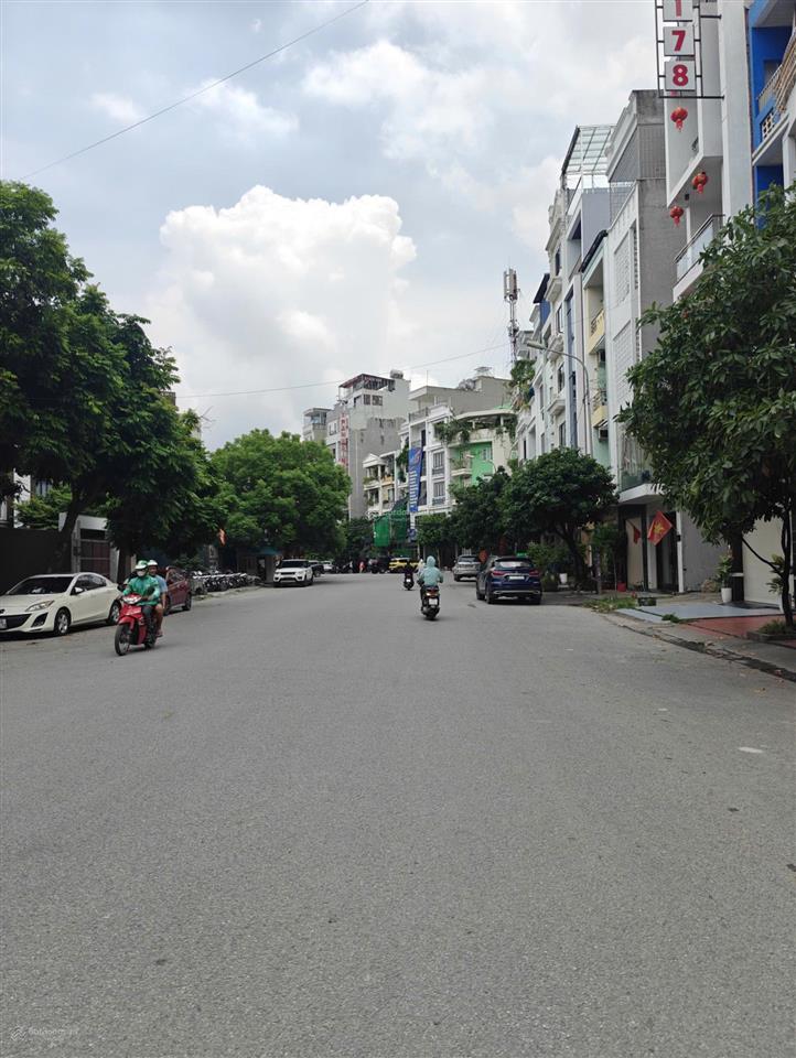 Bán nhà mặt đường lô 7c, đỗ chính lê hồng phong, vị trí đẹp
