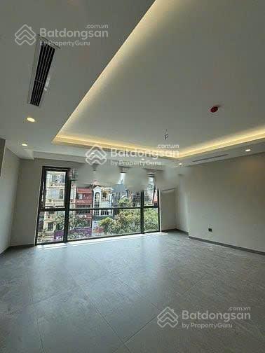 Cho thuê nhà mới xây mặt phố hai bà trưng 80m2x4 tầng, mt 6,5m, thang máy, hầm