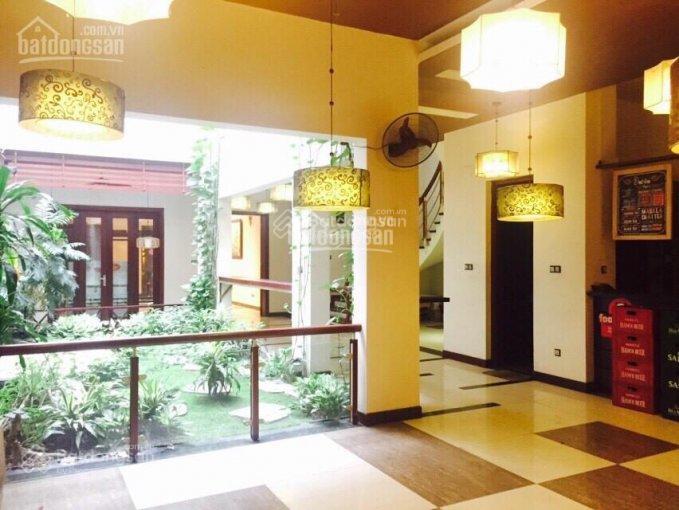 Cho thuê nhà vị trí cực đẹp mặt phố hàng tre 160m2x3 tầng, mt 12m, riêng biệt, hè rộng