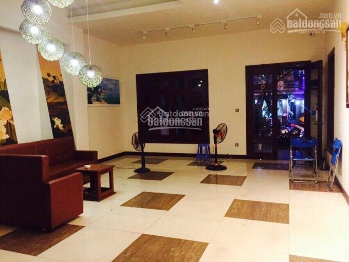 Cho thuê nhà mặt phố trần hưng đạo 280m2x2,5 tầng, mt12m, riêng biệt, hè rộng