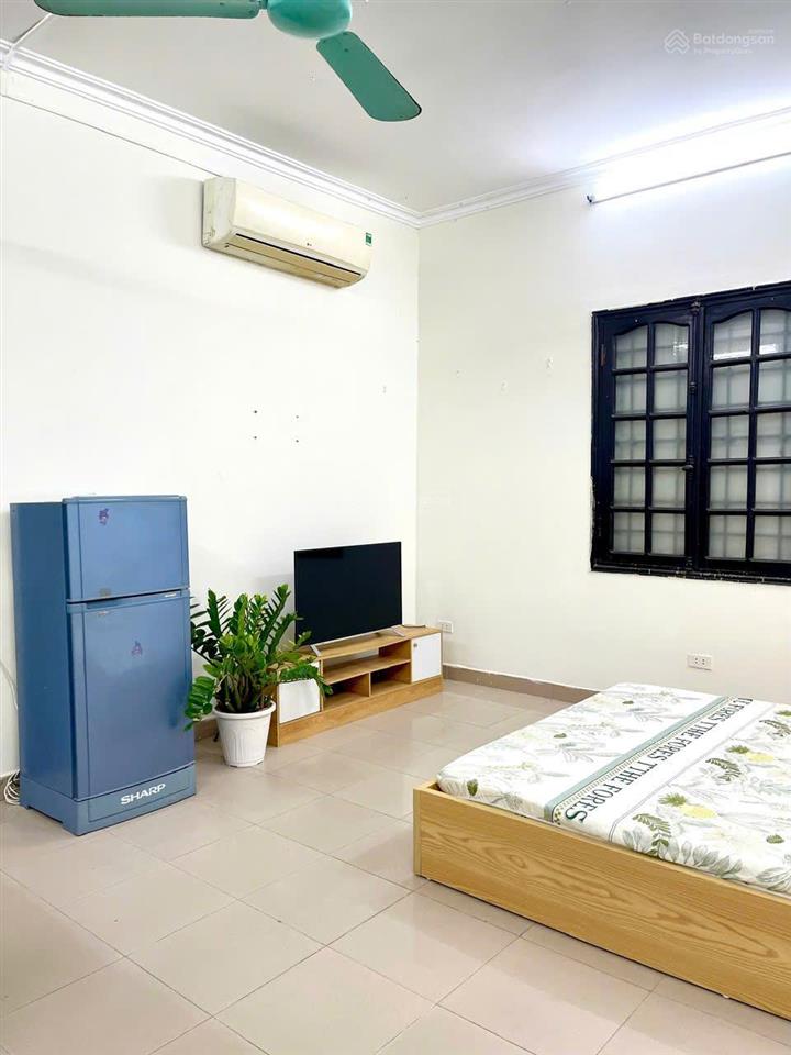 Chính chủ cho thuê căn hộ 4 tô hiến thành ngay vincom bà triệu dt 35m2 full nội thất wc khép kín