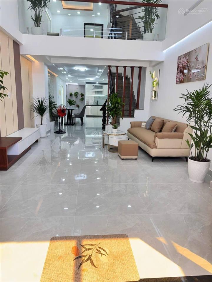 Sát sân bay tsn  ngã tư phú nhuận  nhà hxh 8m nguyễn trọng tuyển  giá trị khai thác cao 40tr/th