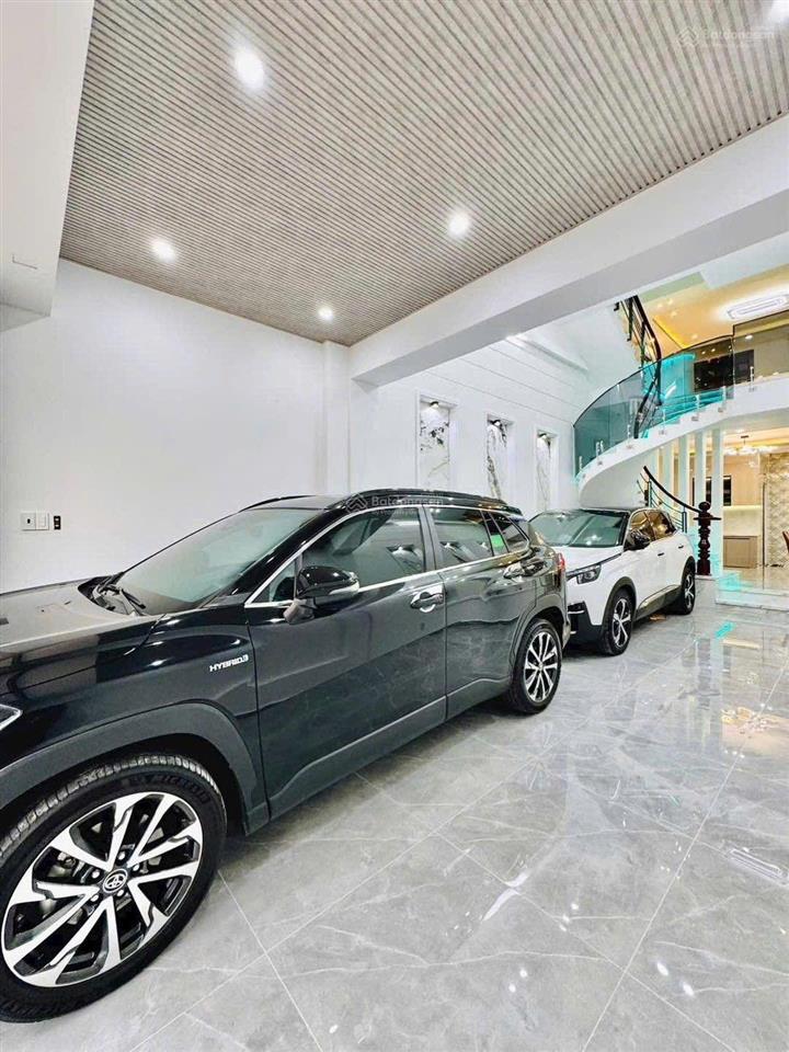 Trung tâm thủ đức  ngay đh sư phạm kỹ thuật  chưa tới 5 tỷ sỡ hữu nhà 72m2, 4 tầng, sẵn hdt 35tr