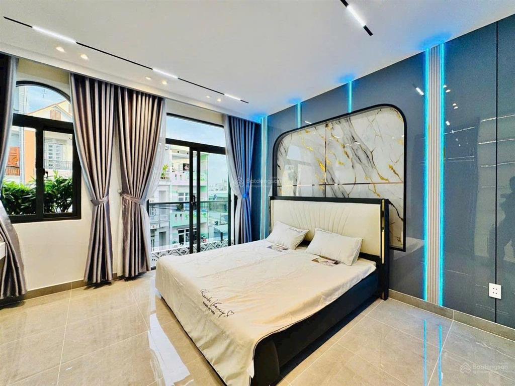 Trung tâm thủ đức  ngay đh sư phạm kỹ thuật  chưa tới 5 tỷ sỡ hữu nhà 72m2, 4 tầng, sẵn hdt 35tr