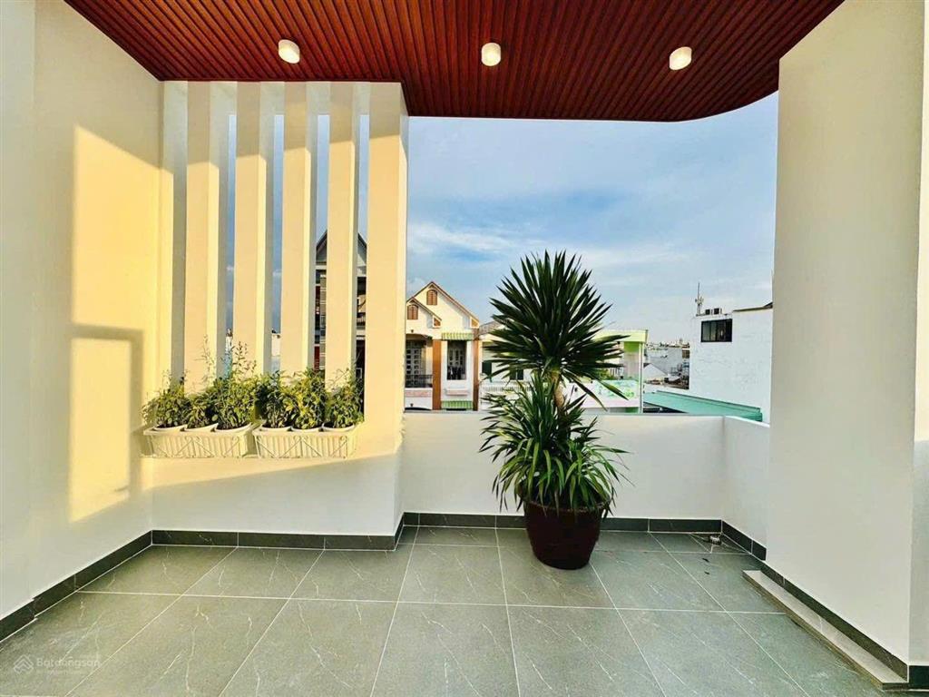 Trung tâm thủ đức  ngay đh sư phạm kỹ thuật  chưa tới 5 tỷ sỡ hữu nhà 72m2, 4 tầng, sẵn hdt 35tr