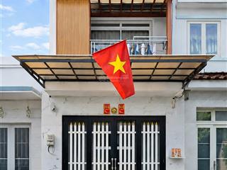 Sở hữu nhà gần vincom thủ đức | dòng tiền sẵn 18 triệu/th | dt 48m² 3 tầng giá chỉ 2,95 tỷ