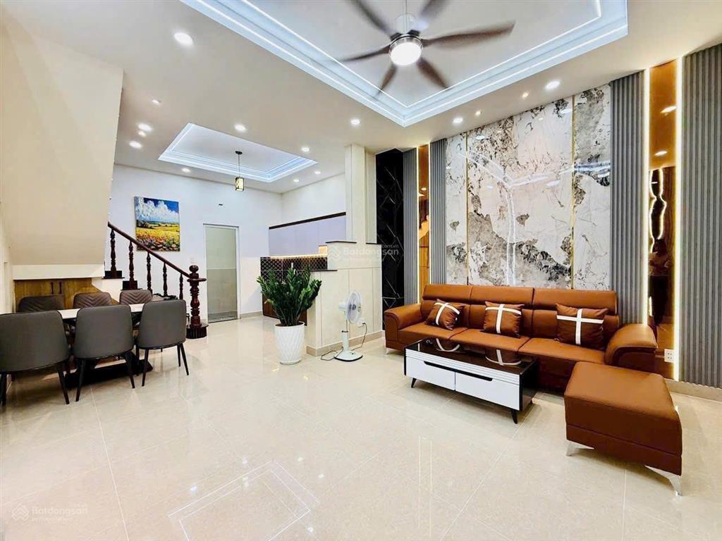 Sở hữu nhà trung tâm quận 10 sát vạn hạnh mall, khai thác thuê tốt