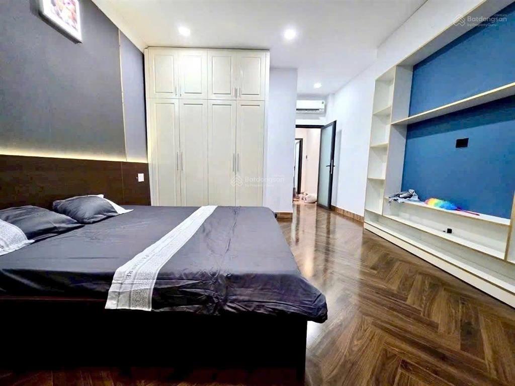 Hẻm xe hơi thành thái q10, nhà đẹp 4 tầng, 70m2, đang cho thuê 20tr/th. giá 5,68 tỷ còn tl