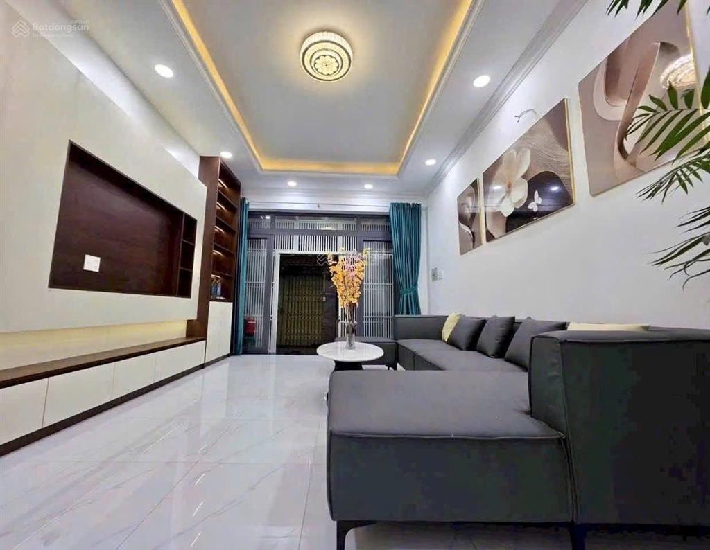 Hẻm xe hơi thành thái q10, nhà đẹp 4 tầng, 70m2, đang cho thuê 20tr/th. giá 5,68 tỷ còn tl