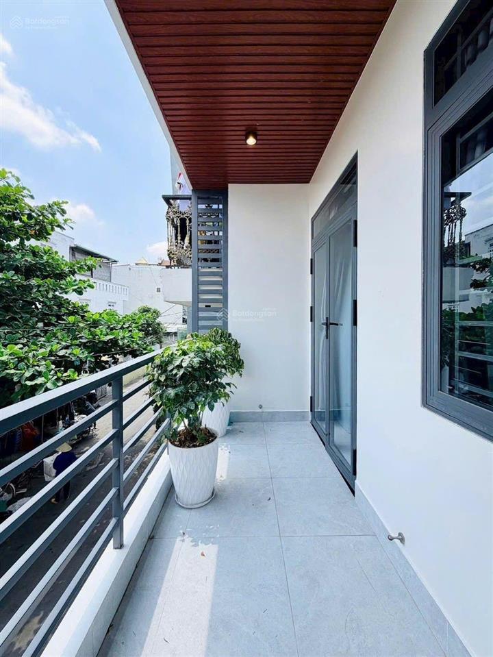 Giảm hơn 550 triệu | hxh 8m xóm đất q11 xe hơi vào tận nhà | 4 tầng sân thượng