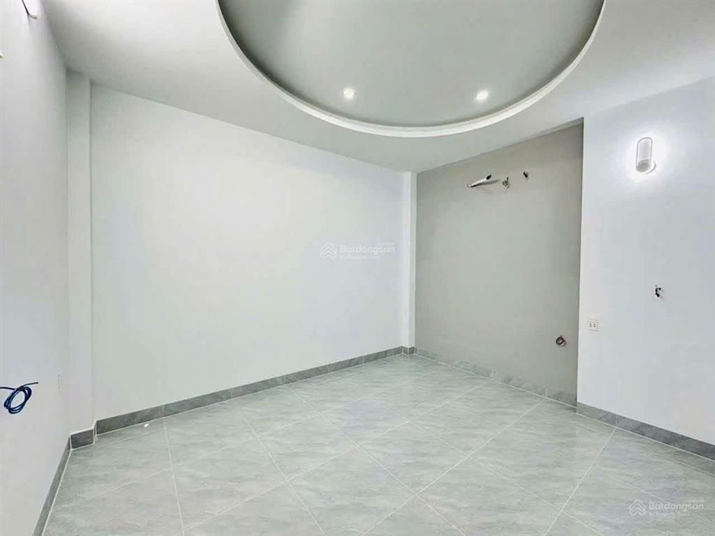 Giá hiếm 3.55 tỷ | nhà 4 tầng 4pn, hẻm 6m ngay phan xích long pn  khu ẩm thực náo nhiệt