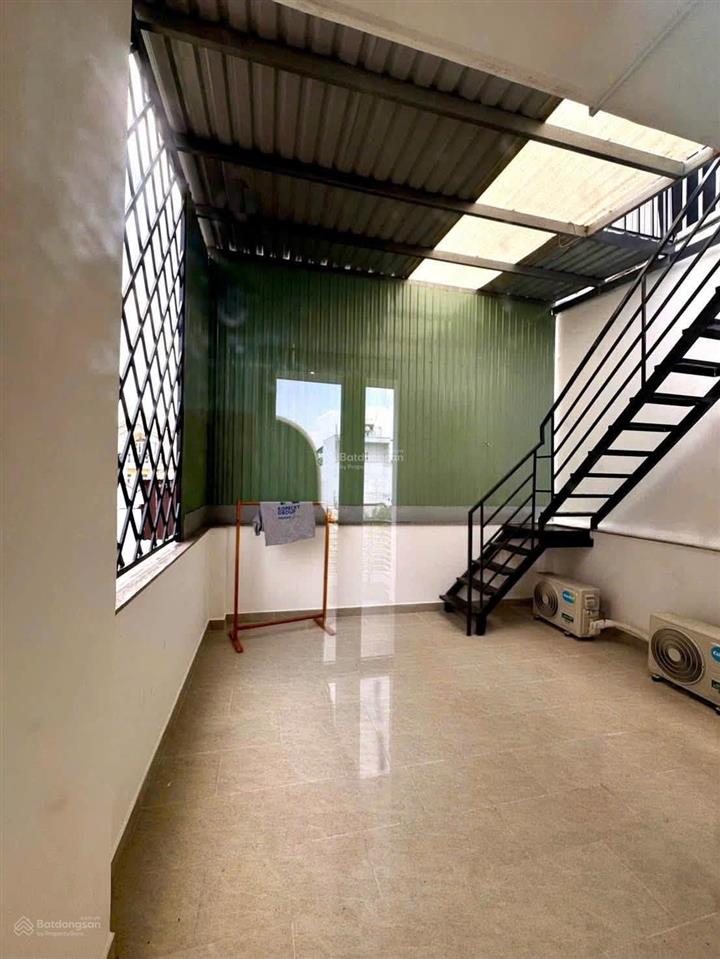 Ở khánh hội mà 10 phút tới bến thành nhà 44m², 4 tầng, ngõ 5m, giá 3,37 tỷ chốt ngay kẻo lỡ
