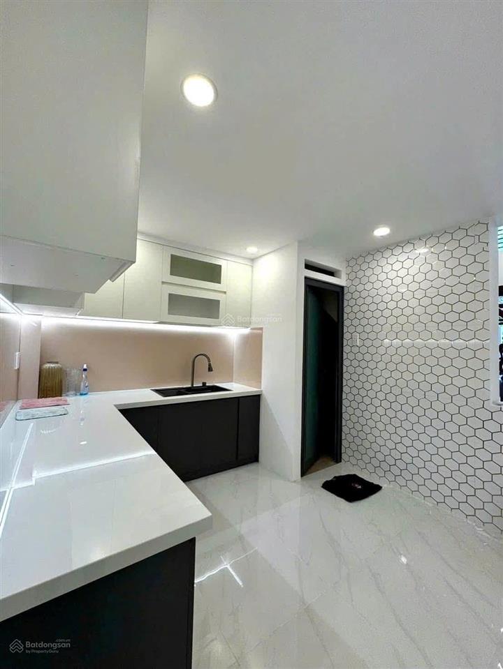 Ở khánh hội mà 10 phút tới bến thành nhà 44m², 4 tầng, ngõ 5m, giá 3,37 tỷ chốt ngay kẻo lỡ