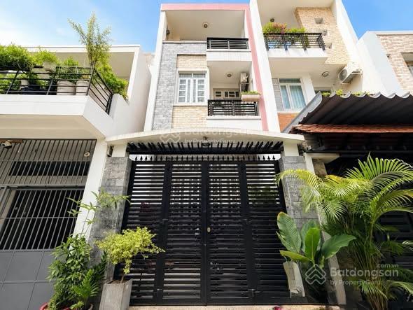 Hẻm ô tô 5,5m lê văn lương q7 cũ, nhà 68m2, 4pn, giá 4,63 tỷ