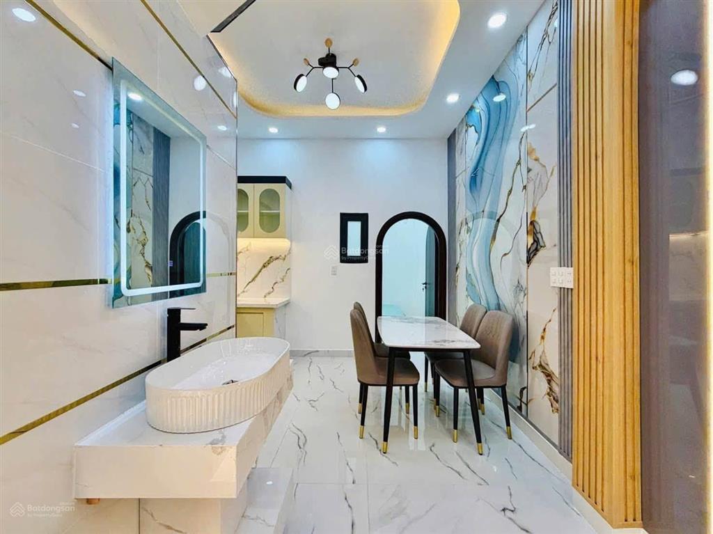 Nhà hẻm xe hơi xóm đất q11 cũ, nhà 48m2, 3pn, giá 3,75 tỷ
