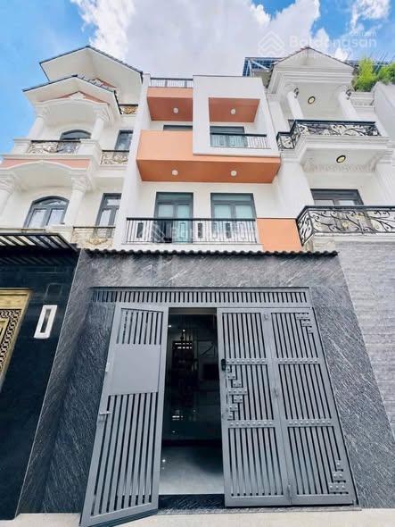 Khó tìm căn thứ hai, nhà xóm đất 56m2, 4pn 4wc, 4,13 tỷ