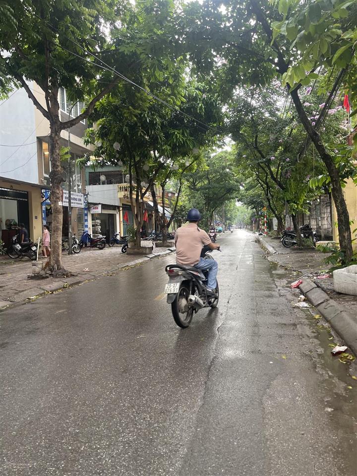 Bán nhà riêng 38m 5 tầng thang máy ,ô tô đỗ cửa vừa ở vừa kinh doanh cho thuê dòng tiền, lĩnh nam