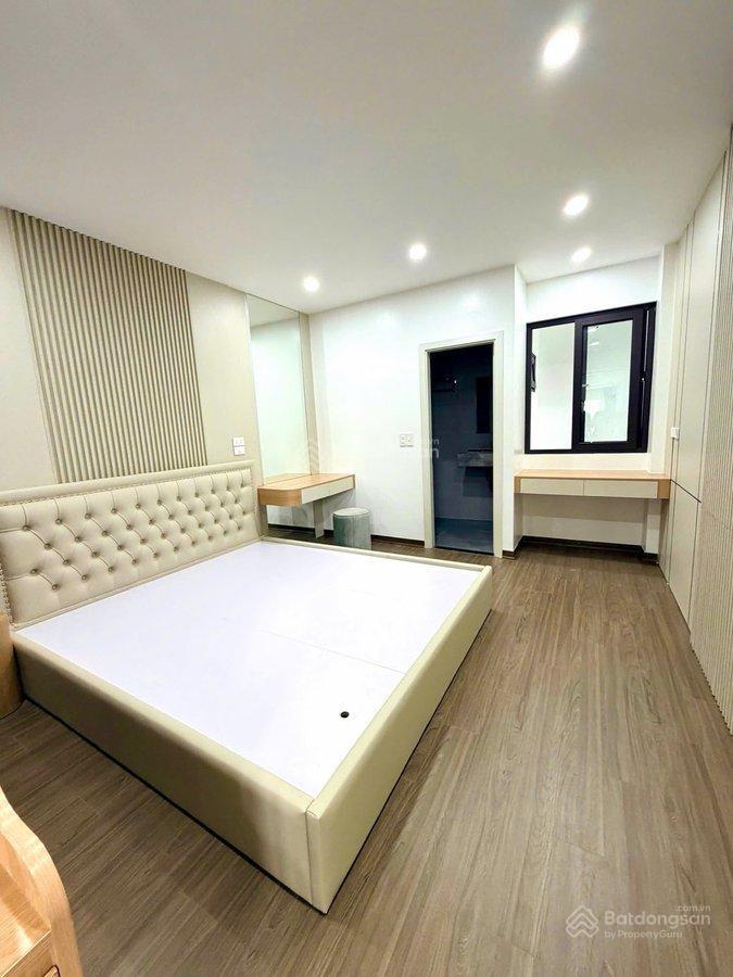 Mặt phố lĩnh nam 7 tầng thang máy 6 phòng khép kín kinh doanh cho thuê văn phòng cực vip