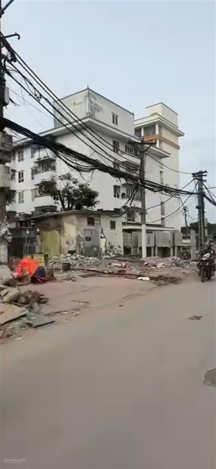 Bán hiếm chủ nhà đang rất cần tiền muốn bán nhanh nhà mặt phố lĩnh nam dt 63m2 3 tầng giá cực tốt