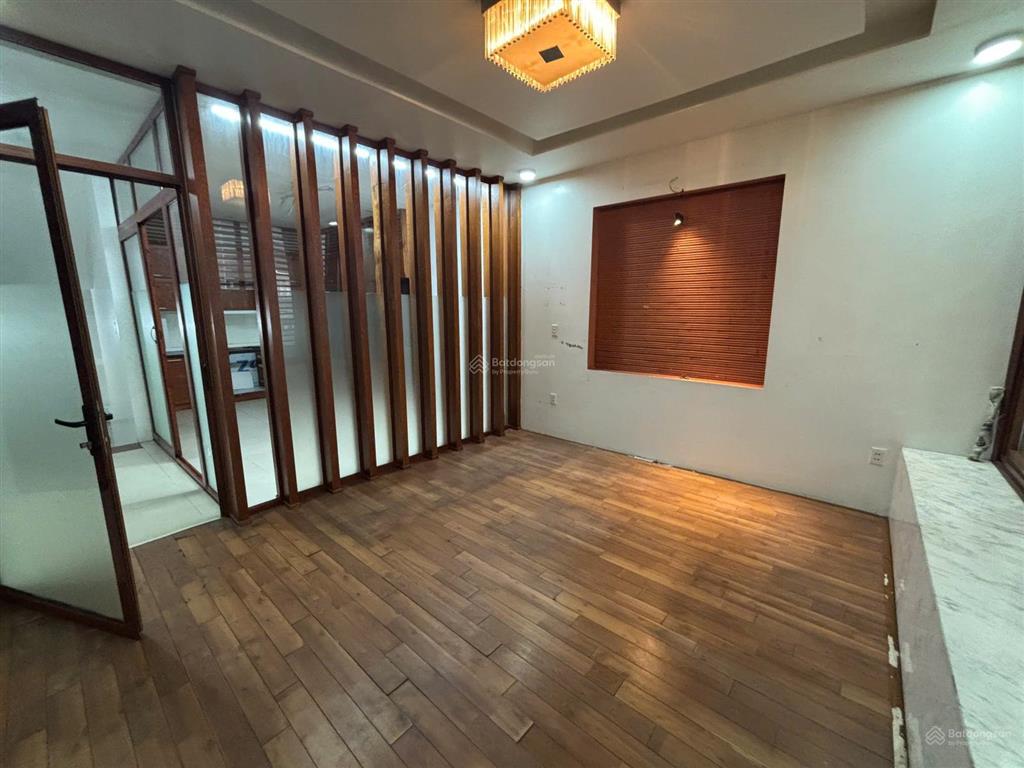 Cho thuê gấp nhà mặt phố 7 ngõ 81 hoàng cầu, 35 triệu, 55 m2, 4pn, 3wc