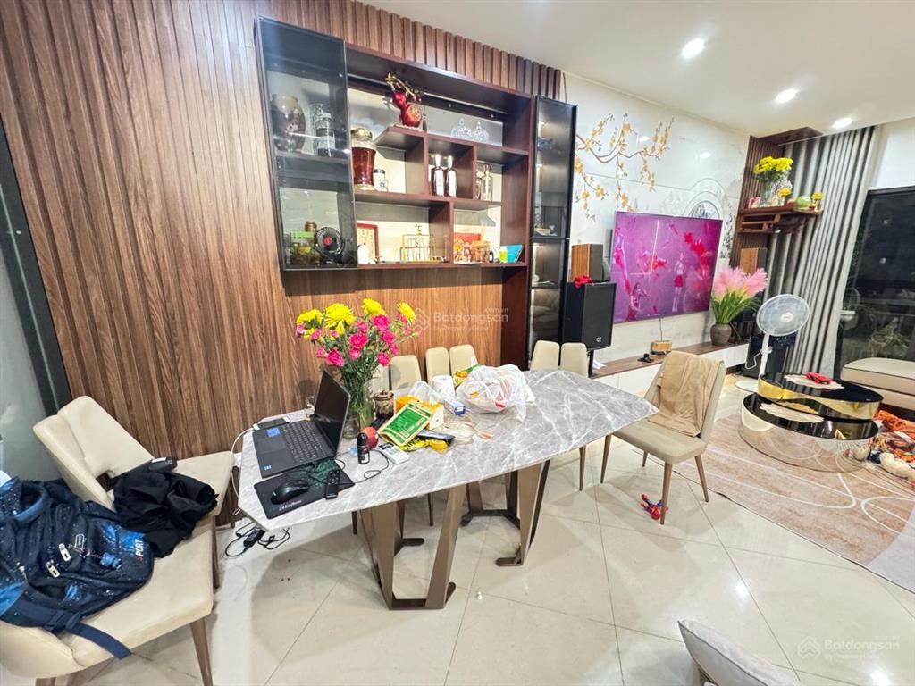 Bán nhà 6 tầng dương quảng hàm  10m ra phố  ô tô vào nhà