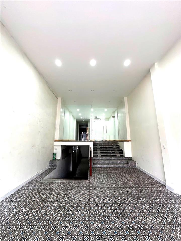 Cực hiếm bán toà nhà building 6 tầng mặt tiền đường chợ thủ đức giá chỉ 27 tỷ