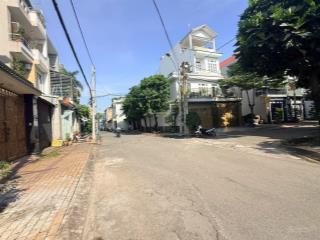 Lô đất đẹp và hiếm, dt lớn 9,8x21.7m, ngay sát hd2, gần đh ngân hàng giá chỉ 15 tỷ