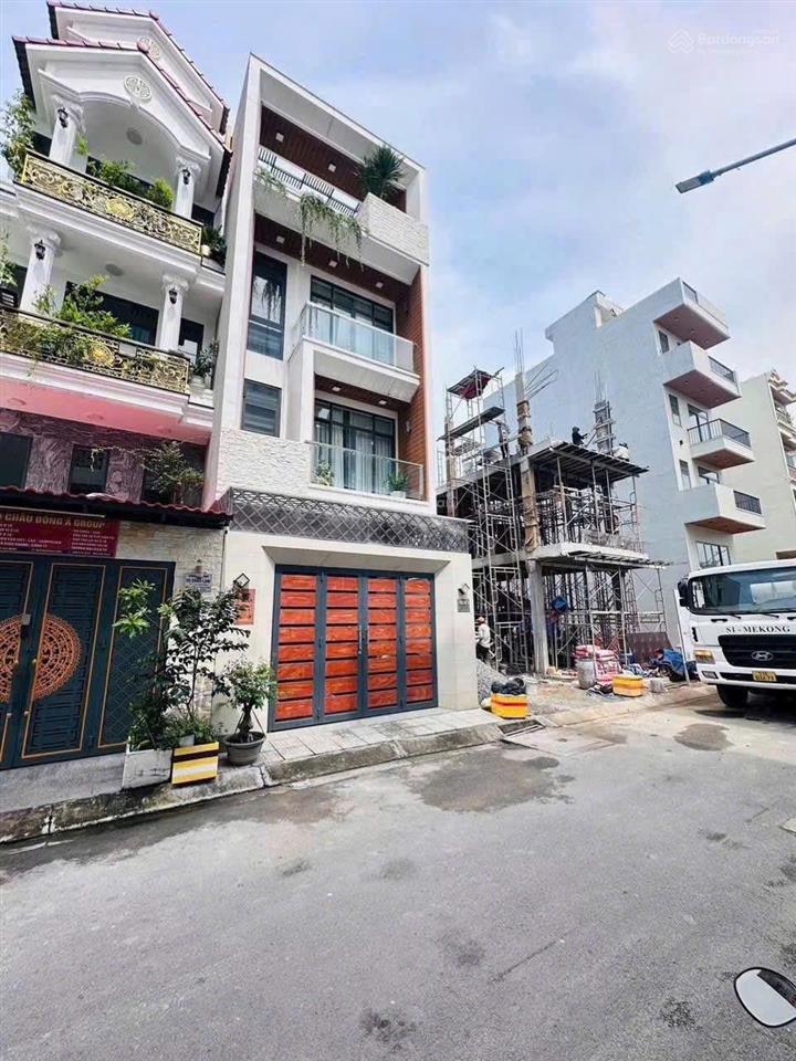 Lô đất đẹp ngay gần ga metro, rất thuận tiện di chuyển về các quận trung tâm, đặc biệt nội khu đẹp
