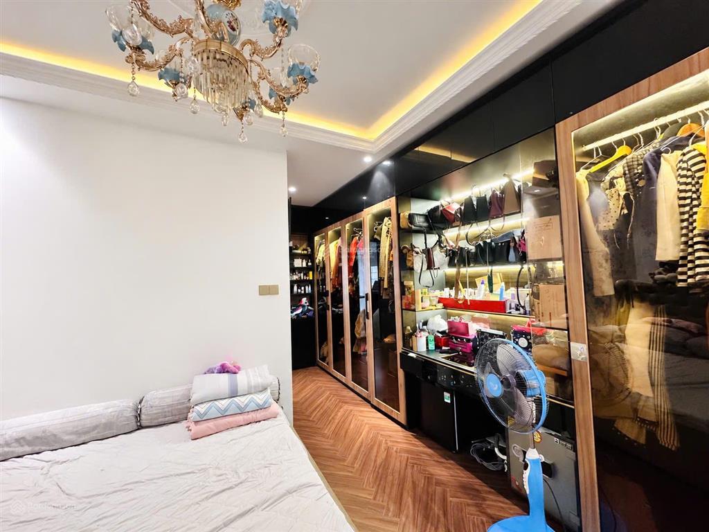 Bán nhà siêu đẹp 1 trệt 2 lầu + sân thượng, hẻm ô tô đường 7. tam bình 138m2
