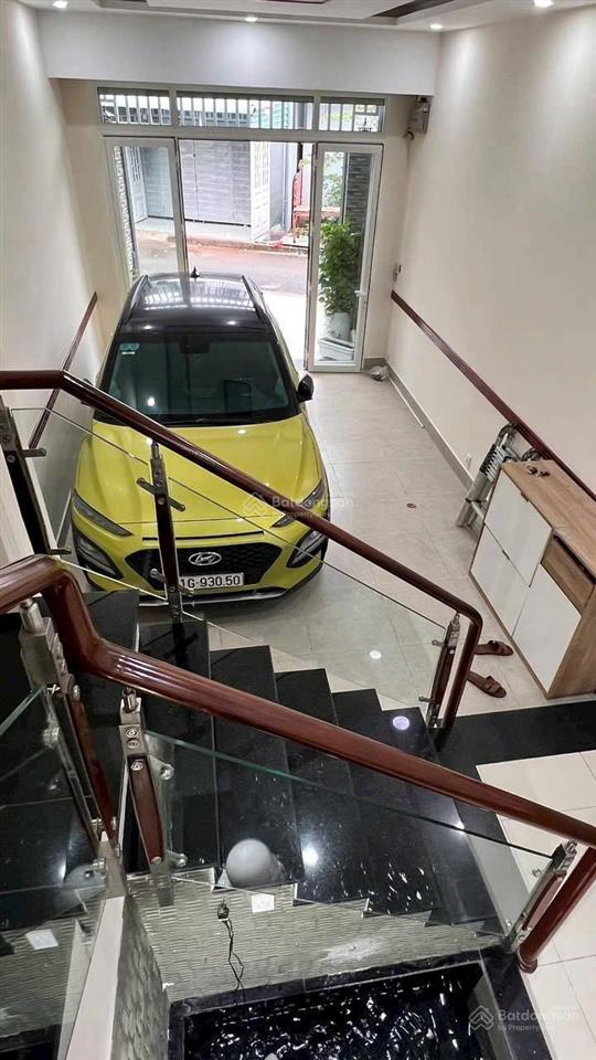 Ngọn 8,59 tỷ nhà 1 trệt 3 lầu, mặt tiền đường 40 linh đông, ngay sát vành đai 2, ngay chợ thủ đức
