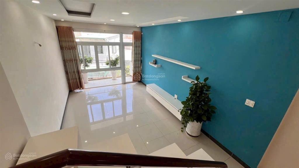 Ngọn 8,59 tỷ nhà 1 trệt 3 lầu, mặt tiền đường 40 linh đông, ngay sát vành đai 2, ngay chợ thủ đức
