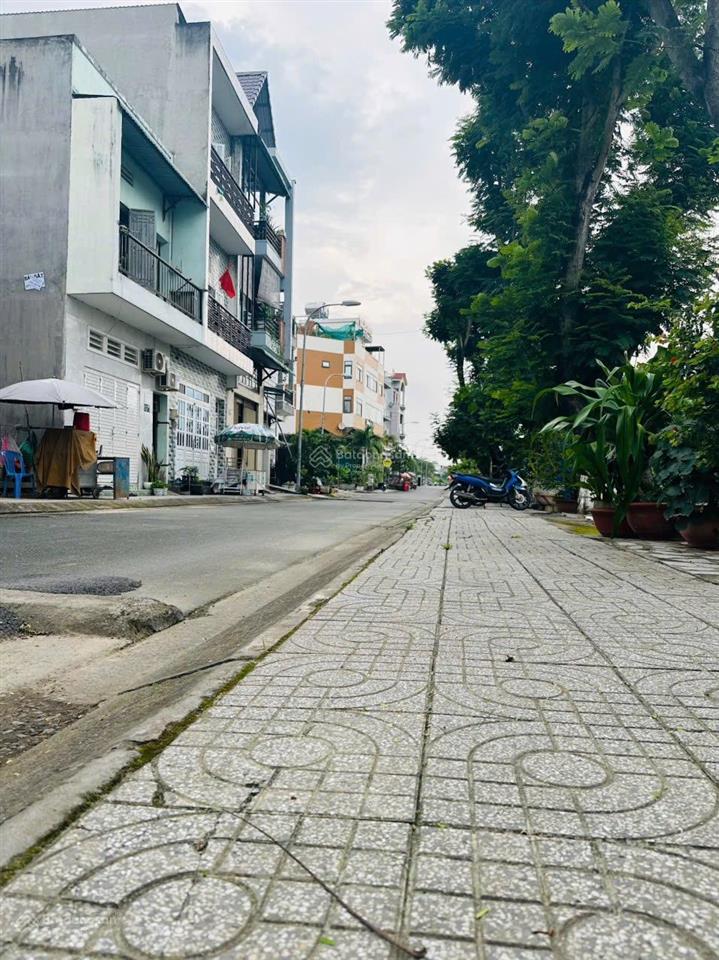 Ngộp bán nhà 1 trệt 3 lầu góc 2 mặt tiền kd êm đềm, linh xuân 119.2m2  ngon giá 7.5 tỷ