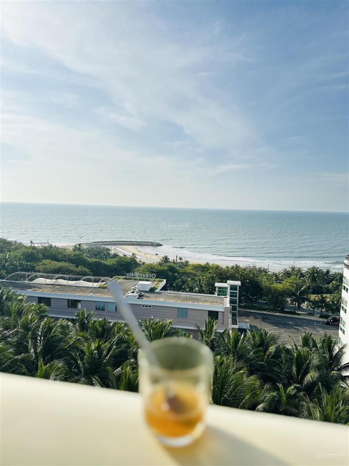 Bán căn hộ ocean vista a2 138m2 giá 4.7tỷ đầy đủ nội thất view biển và hồ bơi
