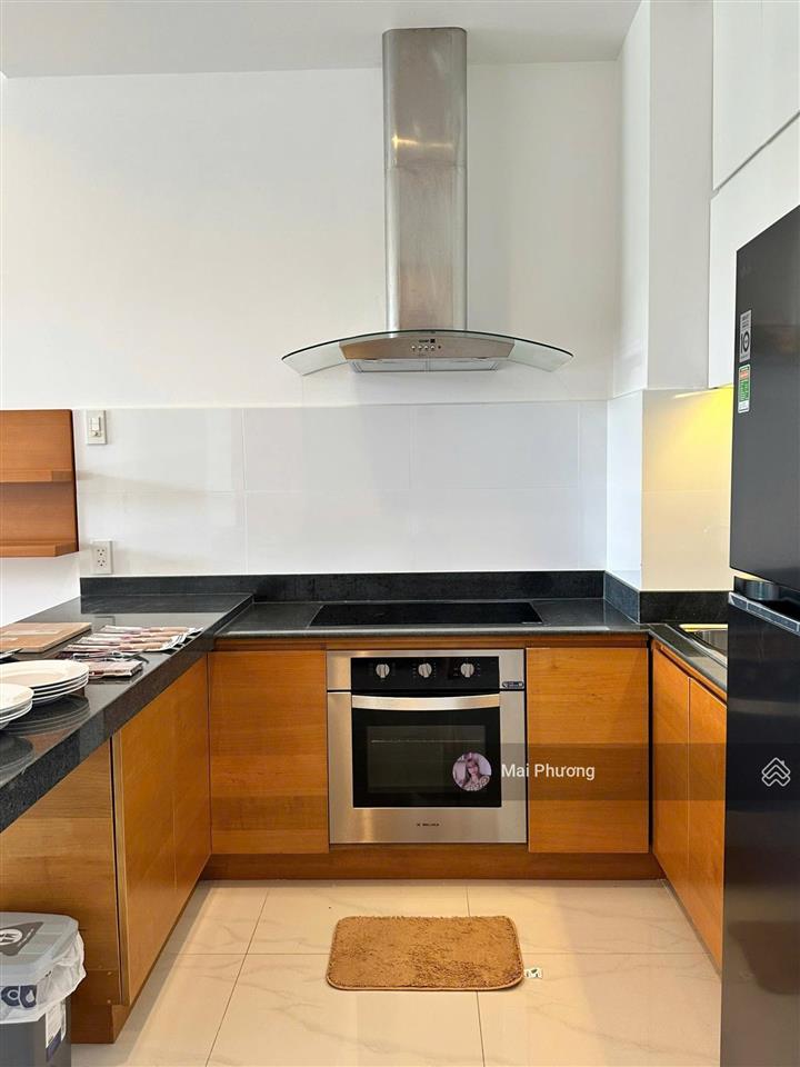 Bán căn hộ 2pn block b view golf và vườn tầng cao  116m2 3tỷ 450triệu sang tên