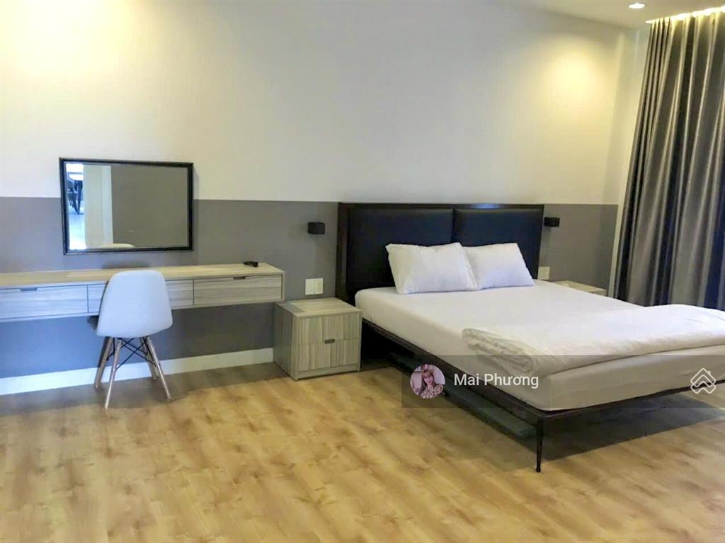 Bán căn hộ 2pn block b view golf và vườn tầng cao  116m2 3tỷ 450triệu sang tên