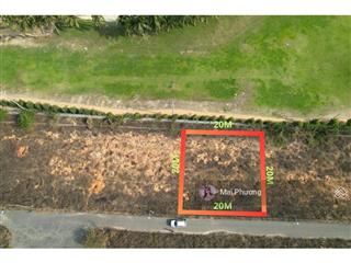 Bán lô thổ cư 400m2 giá rẻ nhất khu vực view golf , sổ hồng