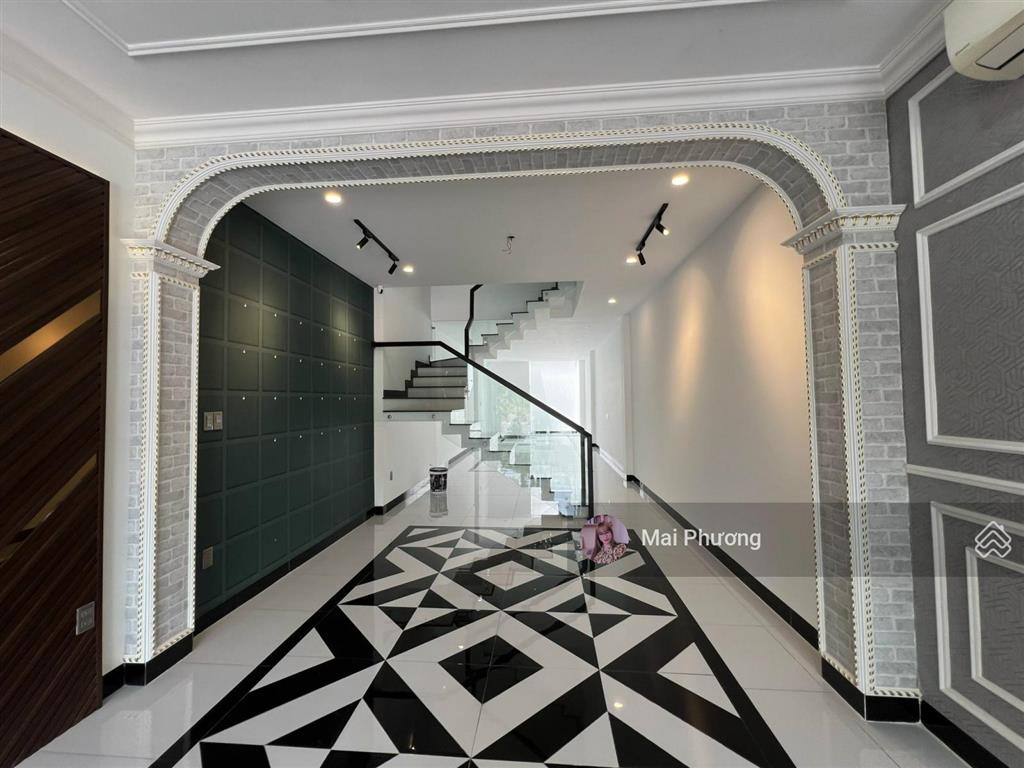 Chính chủ cần bán nhanh trong tháng căn nhà mặt tiền võ văn kiệt  88m² 1 showroom giá tốt 5.x tỷ