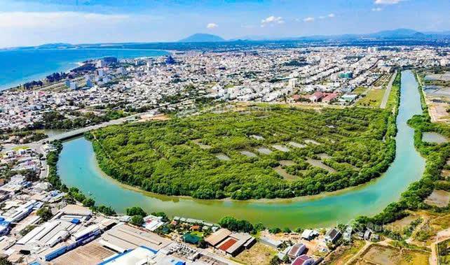 Bán nhanh trong tháng căn nhà mặt tiền võ văn kiệt  88m2 1 showroom giá tốt 5,x tỷ  mg 2%