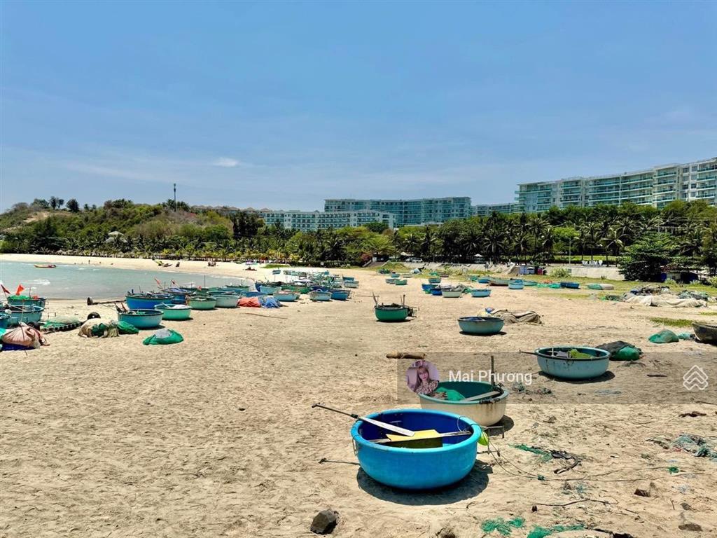 Chủ bán nhanh căn hộ 2 phòng ngủ view trực diện biển 3,2 tỷ thương lượng.