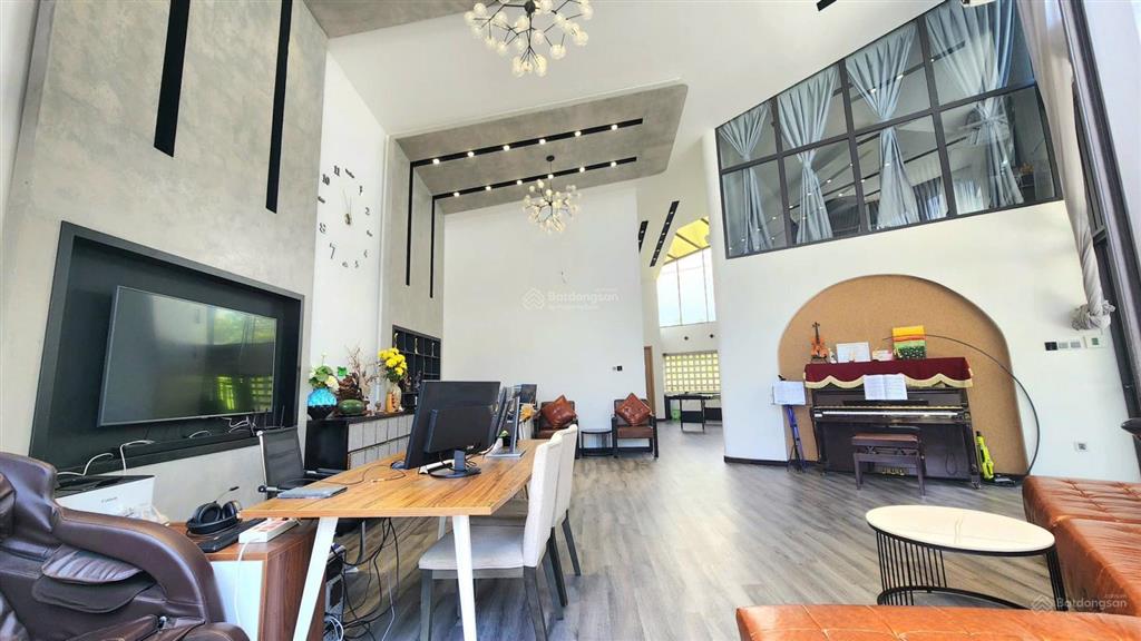 Cho thuê biệt thự sân vườn dt 260m2 nội thất đầy đủ