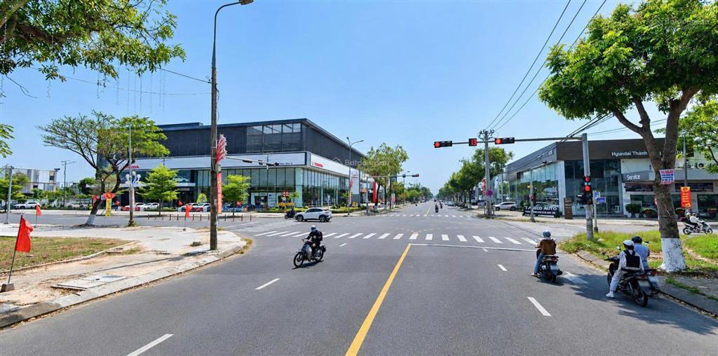 3 lô phạm hùng kèm kho kiên cố dt 322m2 hướng tây sát honda tiến thu đang cho thuê 30tr tháng